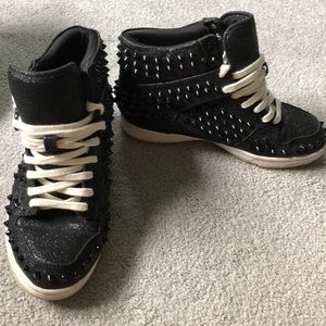 Steve Madden size 8.5 black glitter sneakers